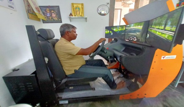 vertex-lmv-driving-simulator-at-ranganayagi-driving-school-in-erode.-it-would-be-a-significant-step-in-enhancing-the-training-experience-for-the-learners