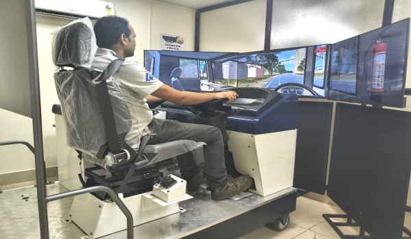-vertex-hmv-simulator-at-durgapur-steel-plant-in-west-bengal.-elevates-the-driving-training-to-the-next-level-with-a-more-realistic-and-effective-learning-experience.